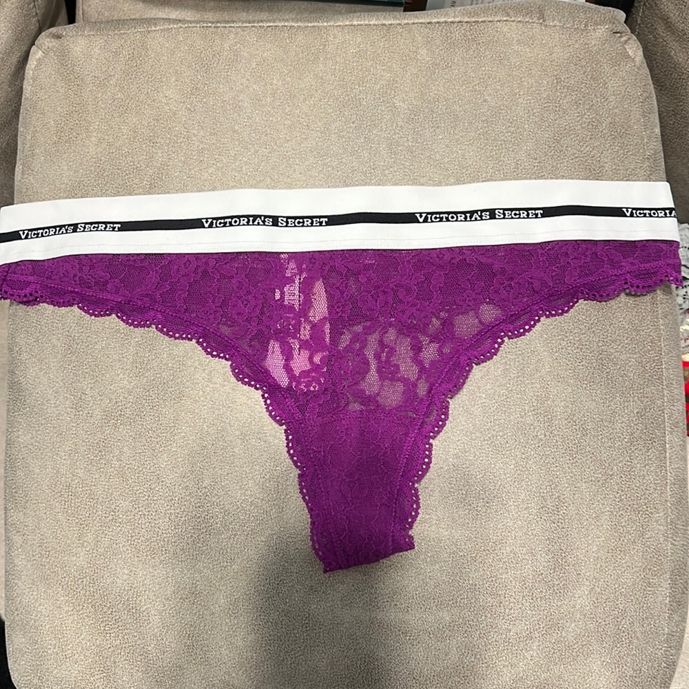 Brand New thong Victoria’s Secret size M, never been worn